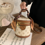 BOLSO CILINDRICO ELEGANTE